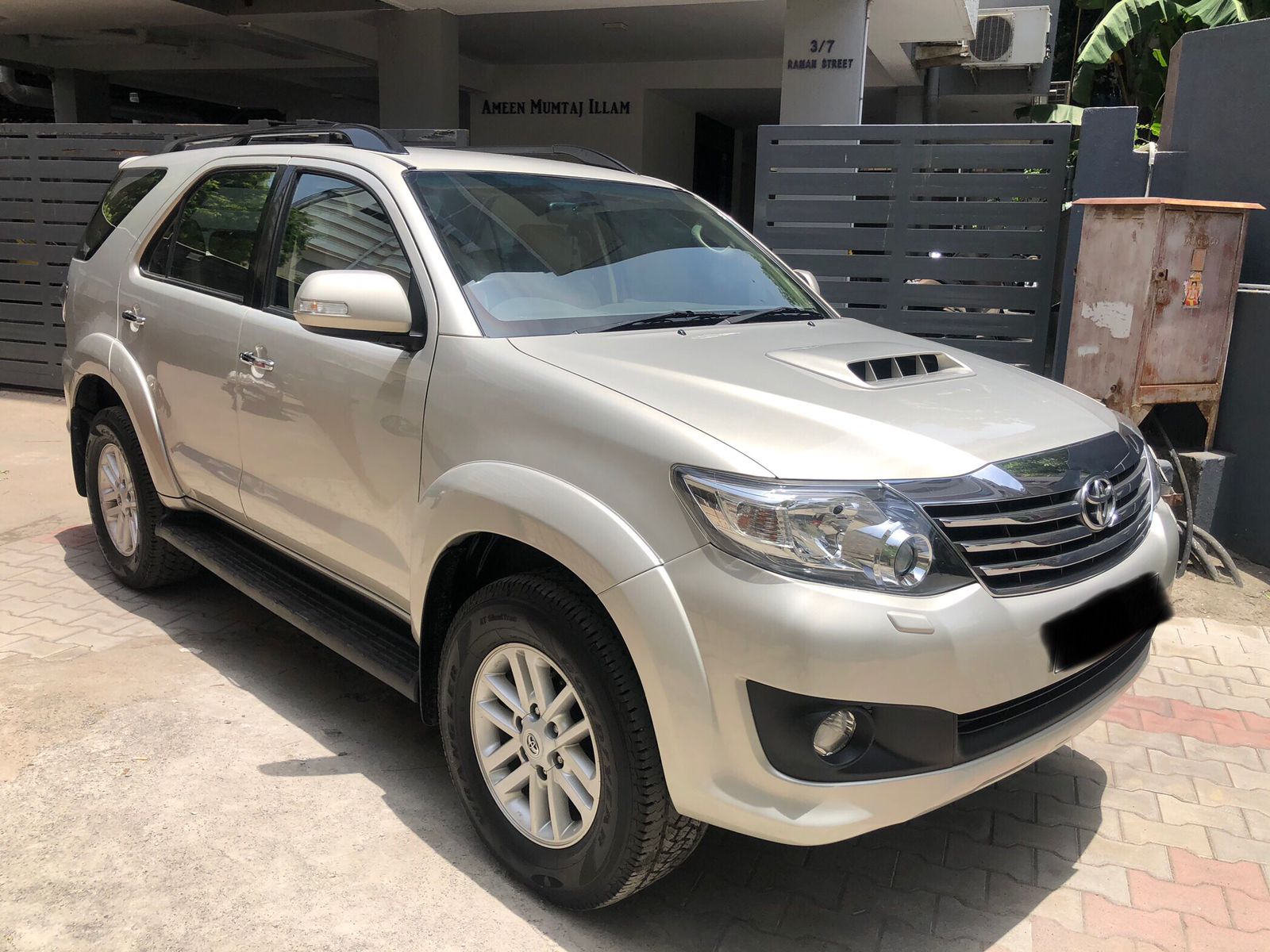 Used Toyota Fortuner 2WD car in Chennai, 2013 Model Find Best Deals